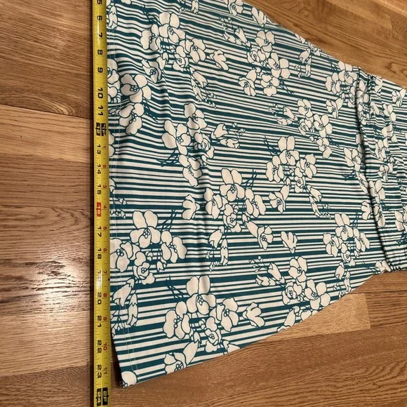 Title Nine Dream V-Neck Green & White Stripe Floral Dress Size M Hiking Outdoors - Picture 7 of 11